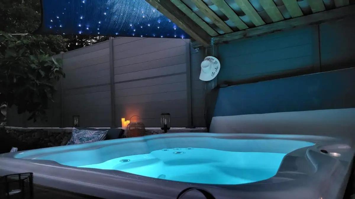 L'Antre Deux Pierres, Romantisme, Jacuzzi Exterieur, Plateau Dinatoire Bouyon Kültér fotó