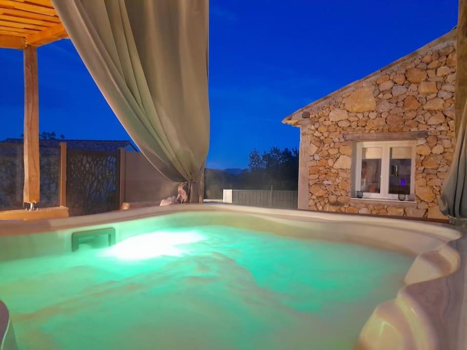 L'Antre Deux Pierres, Romantisme, Jacuzzi Exterieur, Plateau Dinatoire Bouyon Kültér fotó